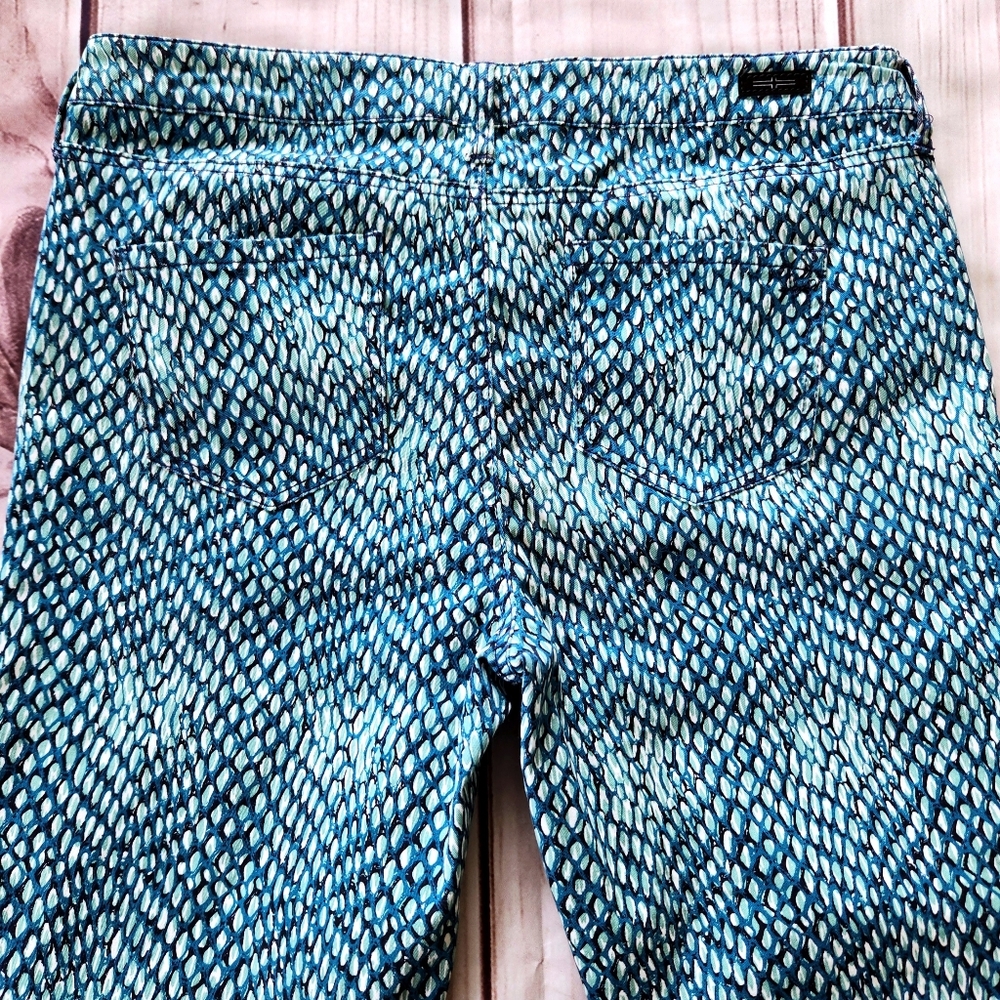 Liverpool Capri Pant Seaport Blue Aqua Scale Pattern Cropped | Women's Size 12 - Picture 5 of 9